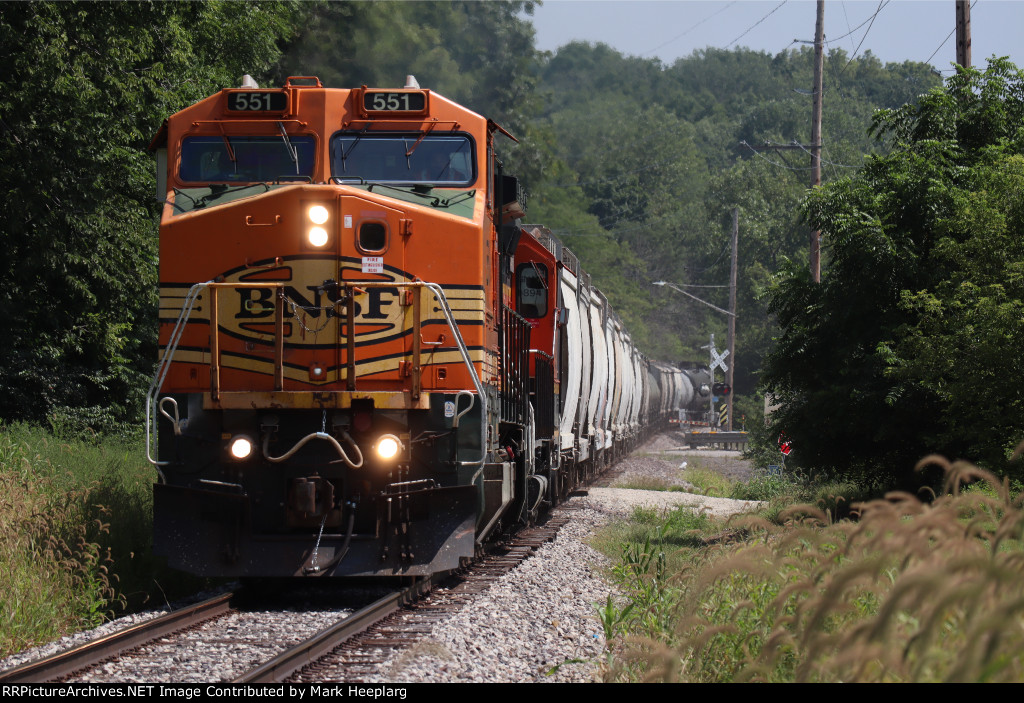 BNSF 551